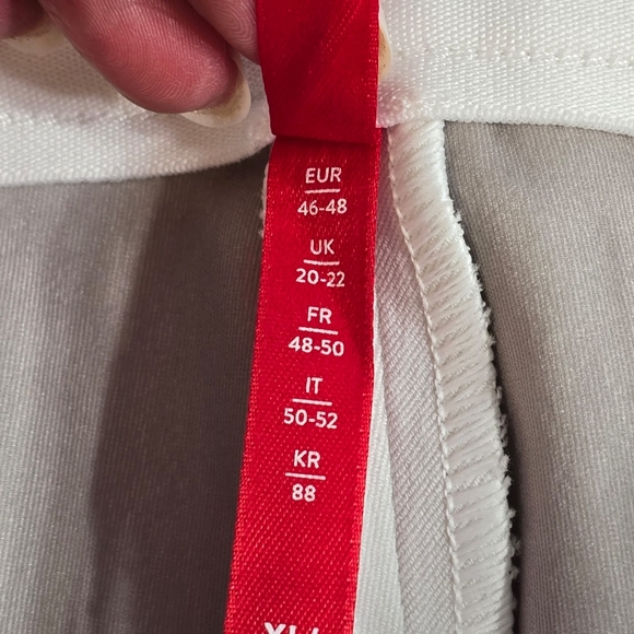 SPANX On-The-Go Kick Flare Pants Classic White -  XLarge - Picture 8 of 12